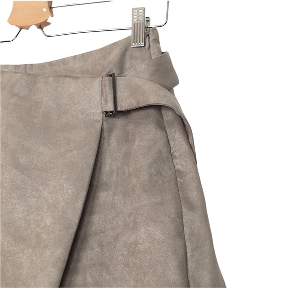 ❗️SOLD❗️Zara Buckle Wrap Suede Skort Shorts - Picture 7 of 12
